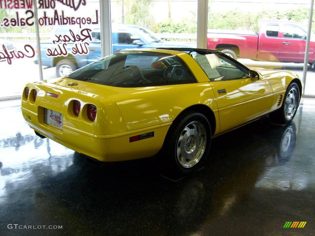 1995 Corvette Coupe - Competition Yellow / Black photo #2