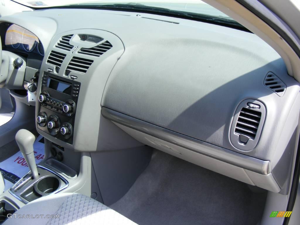 2006 Malibu LT Sedan - Silverstone Metallic / Titanium Gray photo #24