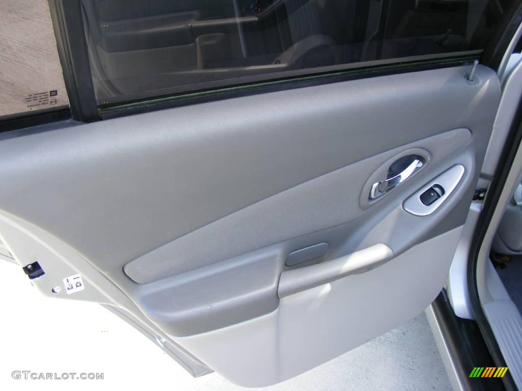 2006 Malibu LT Sedan - Silverstone Metallic / Titanium Gray photo #29