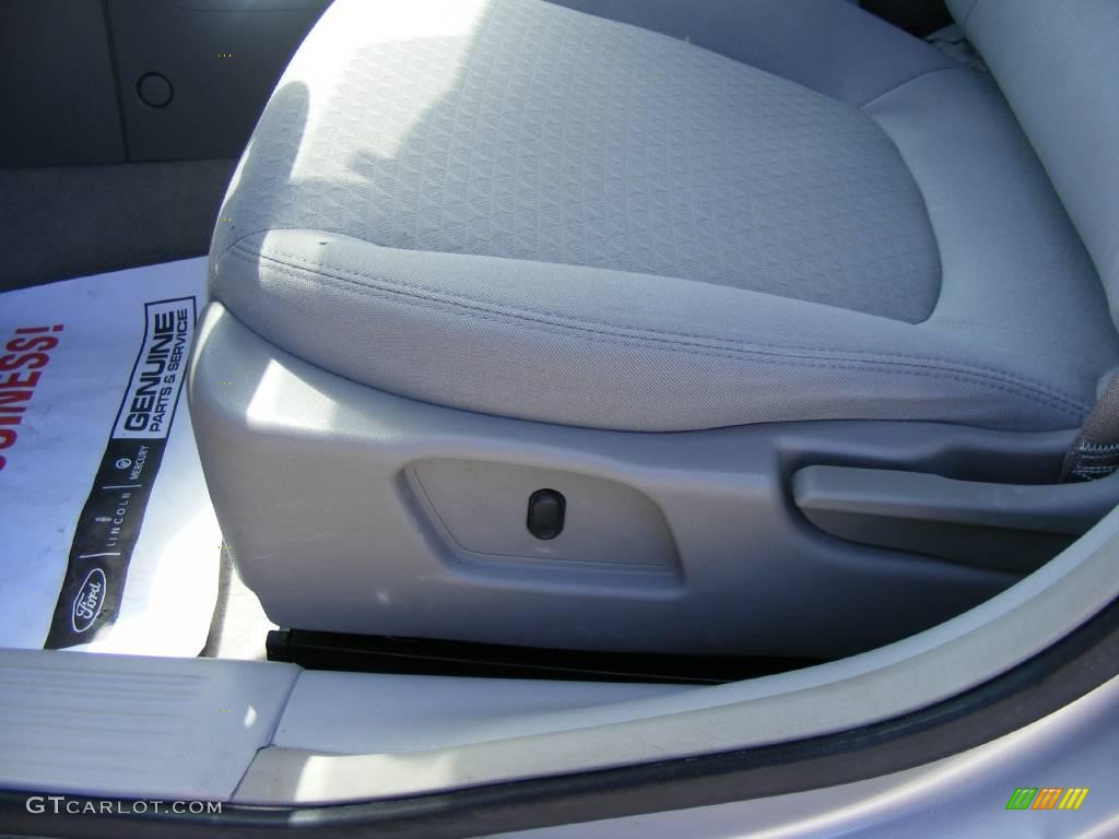 2006 Malibu LT Sedan - Silverstone Metallic / Titanium Gray photo #34