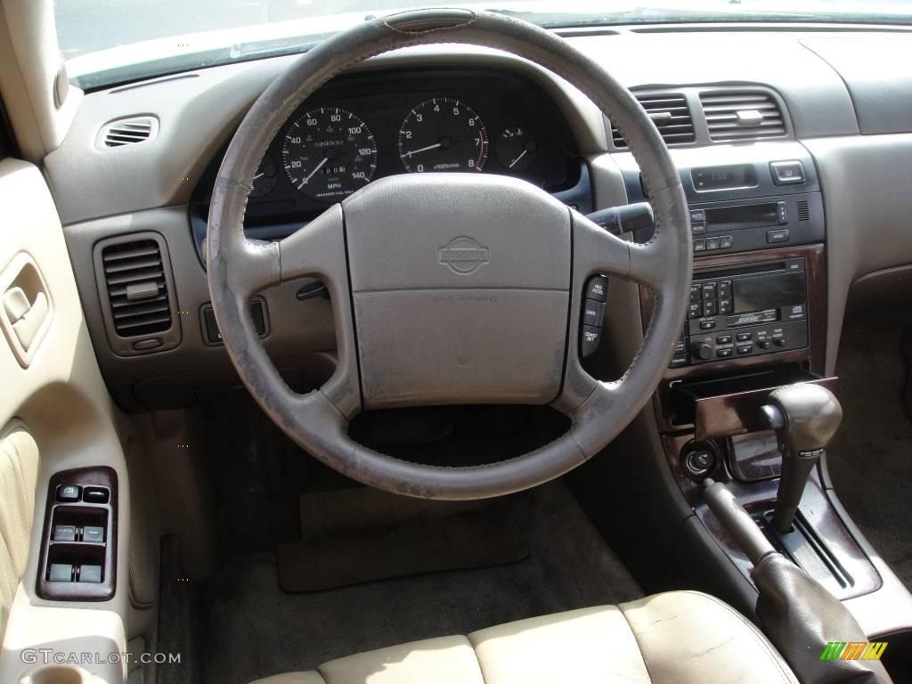 1996 Nissan maxima se interior #2