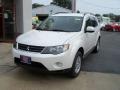 Diamond White Pearl - Outlander ES 4WD Photo No. 1