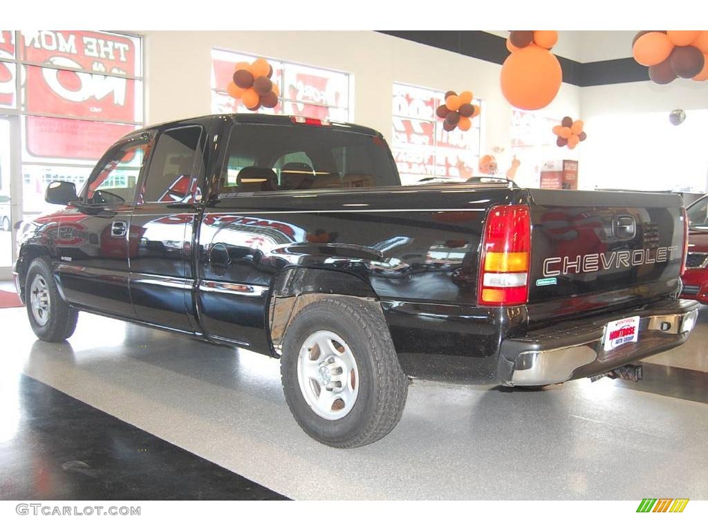 2002 Silverado 1500 LS Extended Cab - Onyx Black / Graphite Gray photo #4