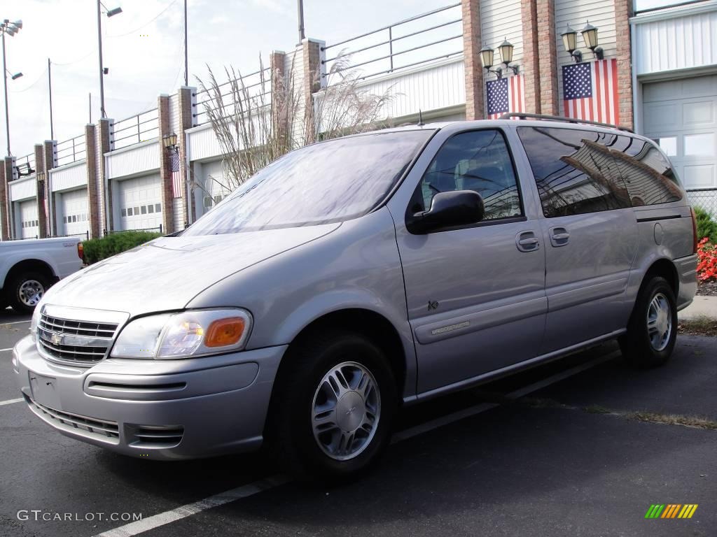 2001 Venture Warner Brothers Edition - Silvermist Metallic / Medium Gray photo #1