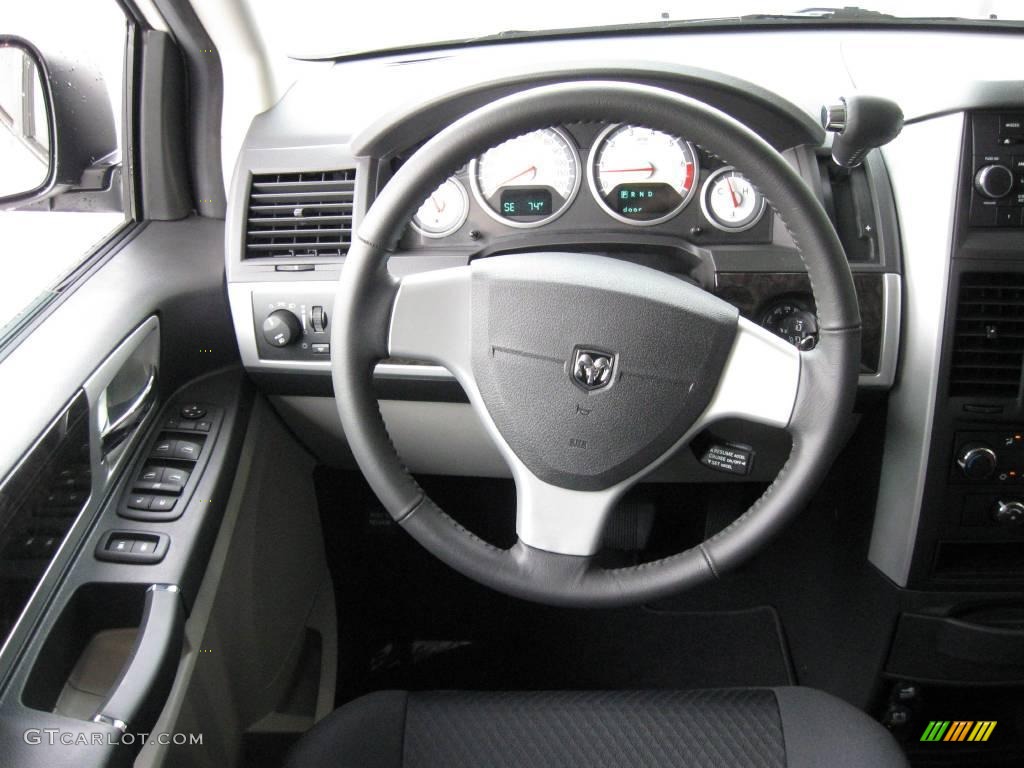 2010 Grand Caravan SXT - Stone White / Dark Slate Gray/Light Shale photo #21