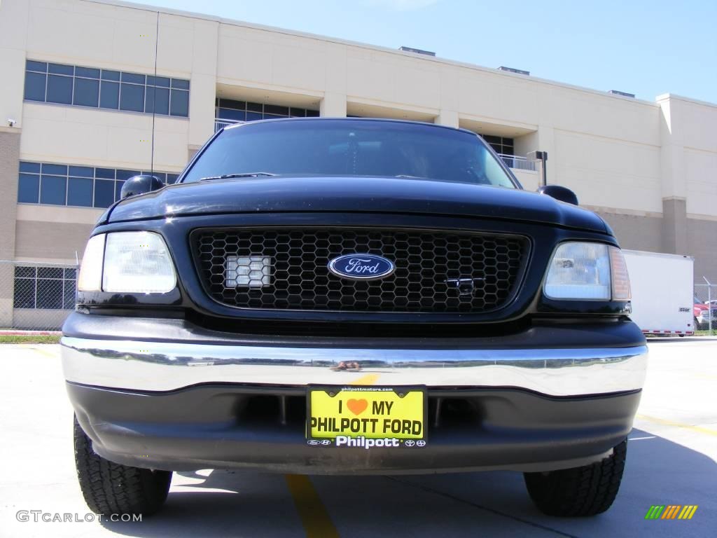 2002 F150 XLT SuperCab - Black / Dark Graphite photo #9