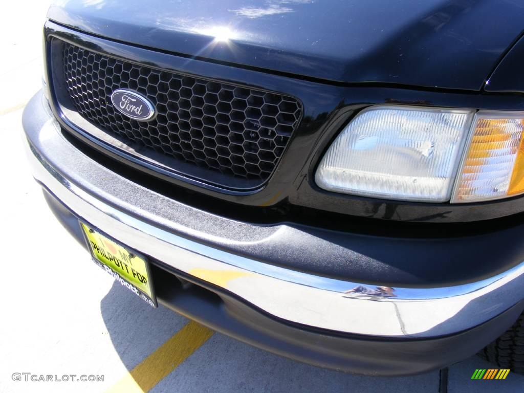 2002 F150 XLT SuperCab - Black / Dark Graphite photo #12