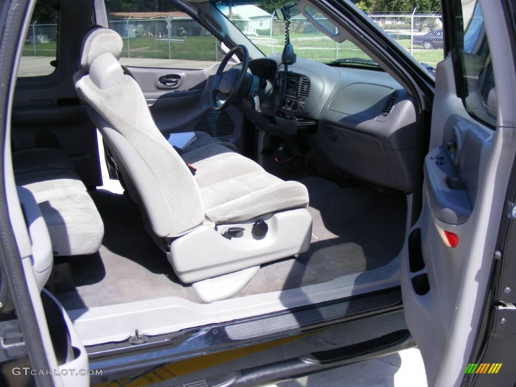 2002 F150 XLT SuperCab - Black / Dark Graphite photo #29