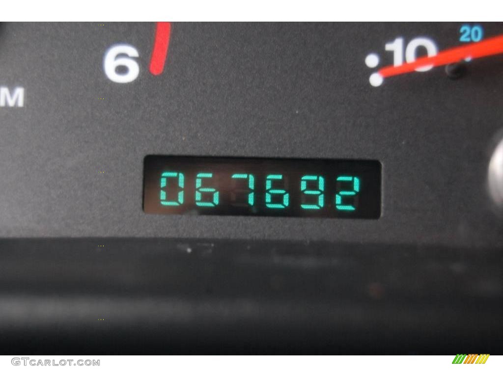2004 Wrangler X 4x4 - Light Khaki Metallic / Khaki photo #11