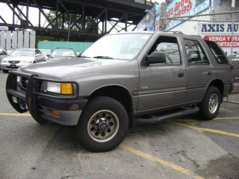 1995 Isuzu Rodeo LS 4WD Data, Info and Specs