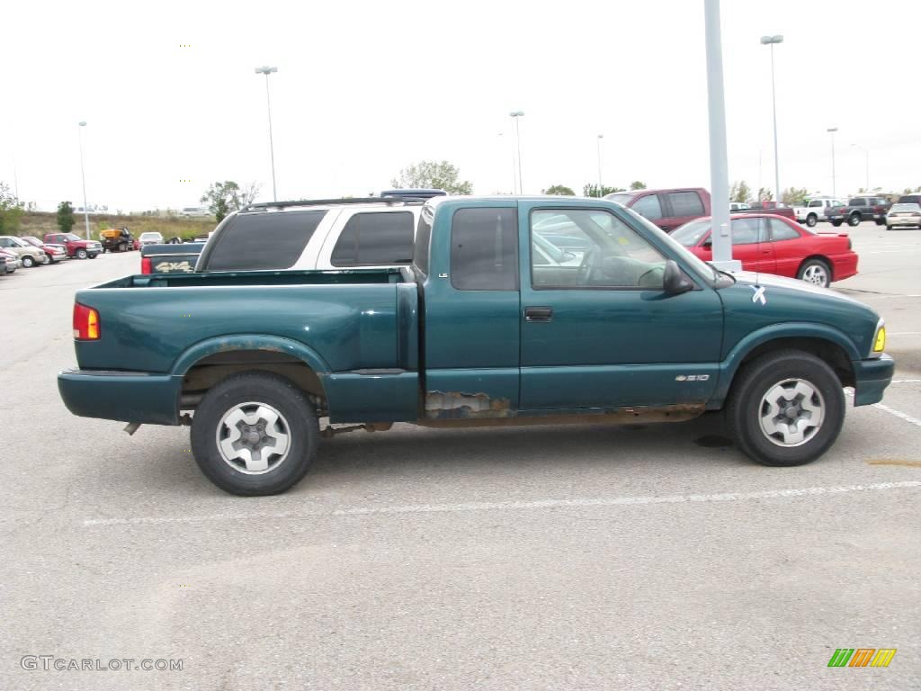 1996 S10 LS Extended Cab 4x4 - Emerald Green Metallic / Beige photo #7