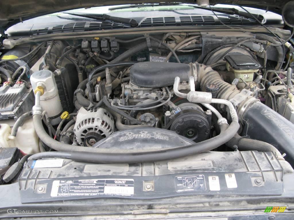 1996 Chevrolet S10 LS Extended Cab 4x4 4.3 Liter OHV 12-Valve V6 Engine Photo #19117954