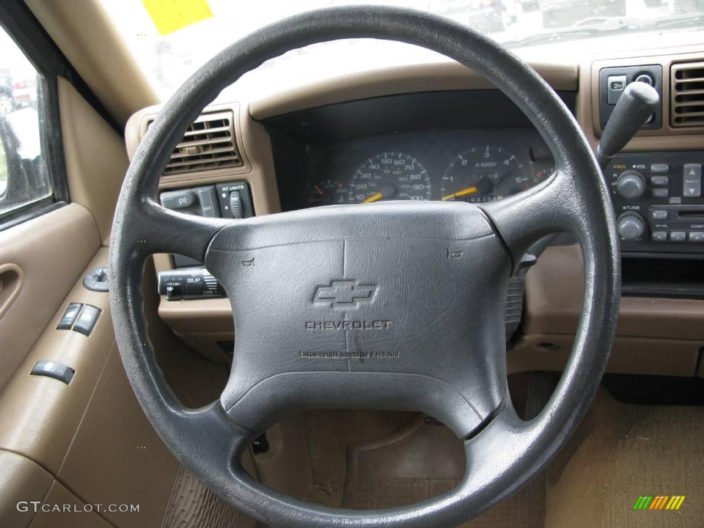 1996 Chevrolet S10 LS Extended Cab 4x4 Beige Steering Wheel Photo #19117978