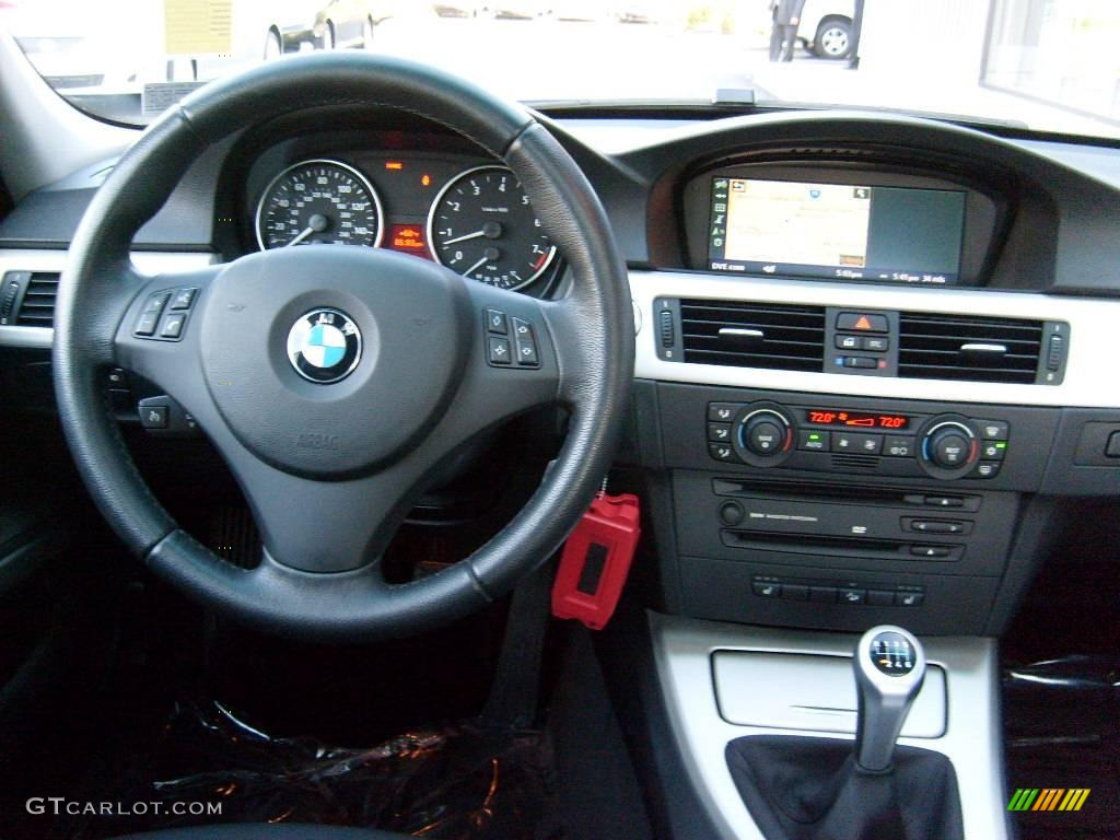 2006 3 Series 330xi Sedan - Jet Black / Black photo #13