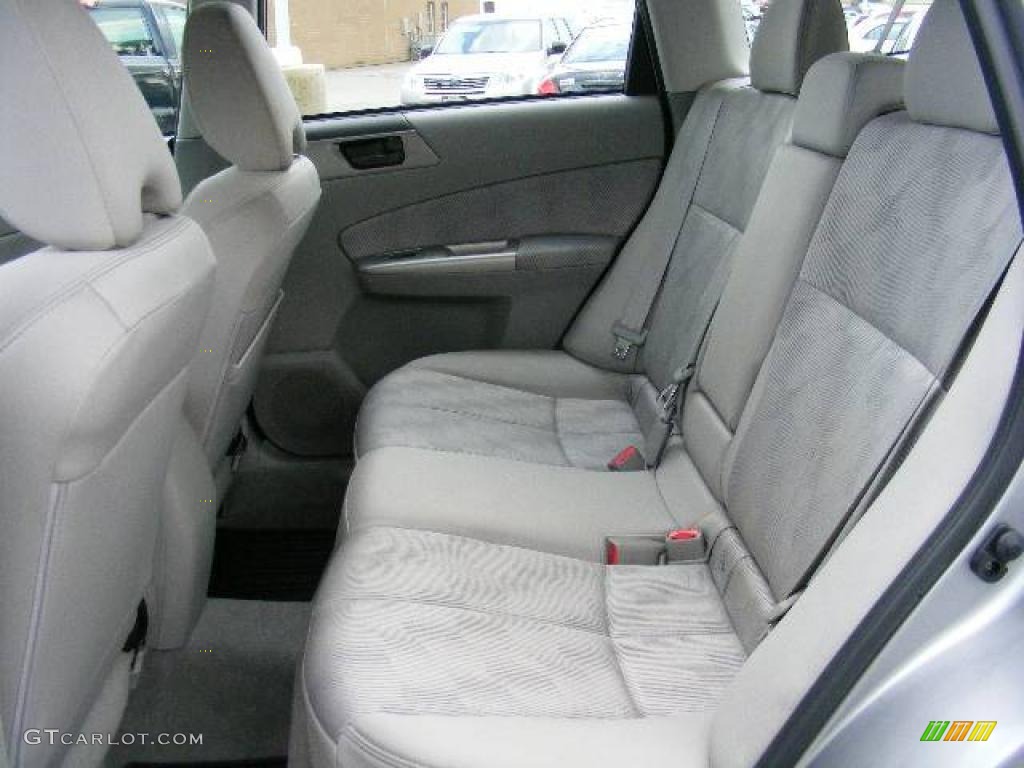 2009 Forester 2.5 X - Steel Silver Metallic / Platinum photo #11