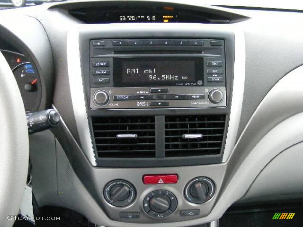 2009 Forester 2.5 X - Steel Silver Metallic / Platinum photo #18