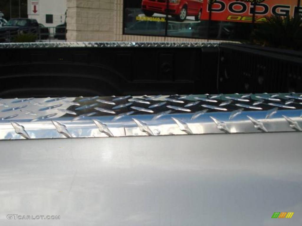 2005 Ram 1500 SLT Quad Cab - Bright Silver Metallic / Dark Slate Gray photo #15