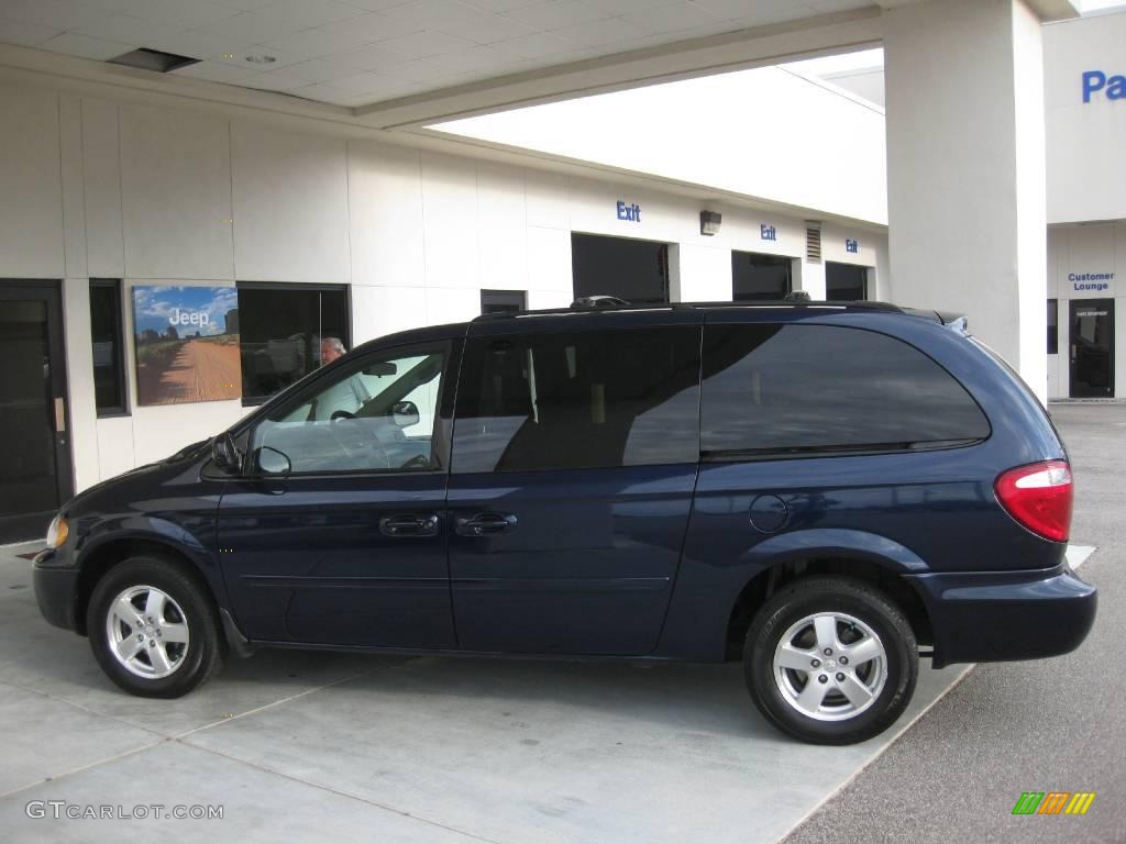 2006 Grand Caravan SXT - Midnight Blue Pearl / Medium Slate Gray photo #2