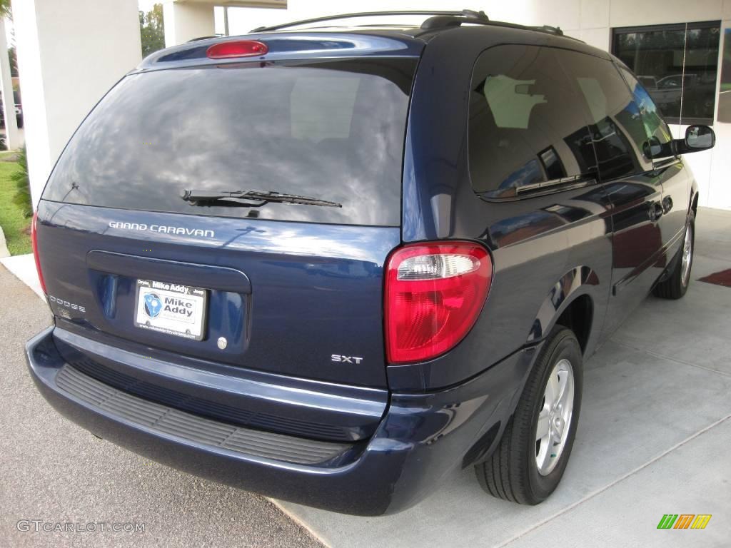 2006 Grand Caravan SXT - Midnight Blue Pearl / Medium Slate Gray photo #5