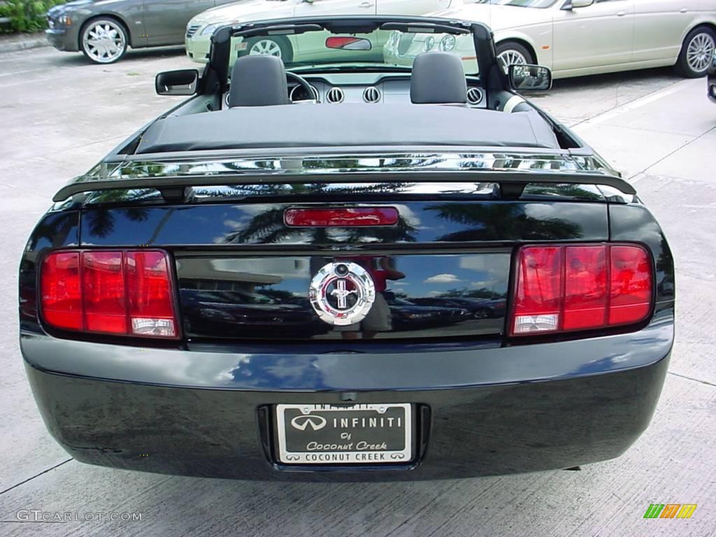 2006 Mustang V6 Premium Convertible - Black / Dark Charcoal photo #11