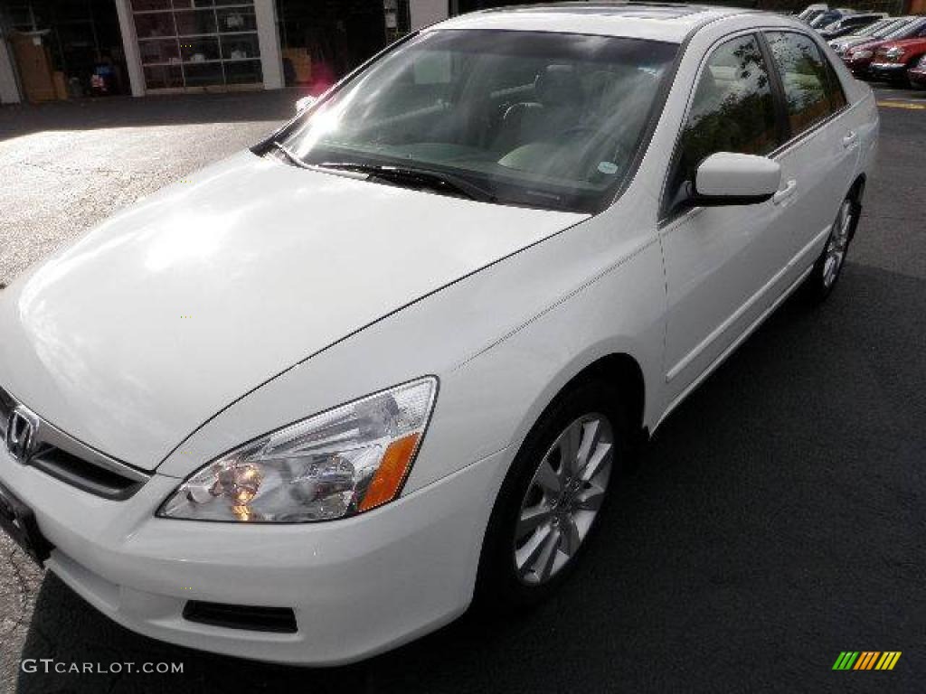 2007 Accord EX-L V6 Sedan - Taffeta White / Ivory photo #9