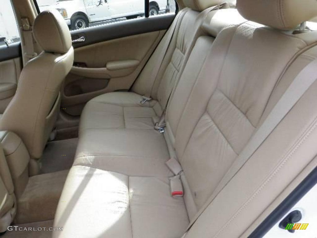 2007 Accord EX-L V6 Sedan - Taffeta White / Ivory photo #10
