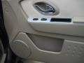 Charcoal Beige Metallic - Mariner Luxury 4WD Photo No. 16