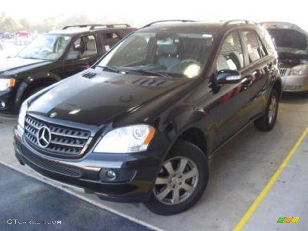 2006 ML 350 4Matic - Black / Black photo #1