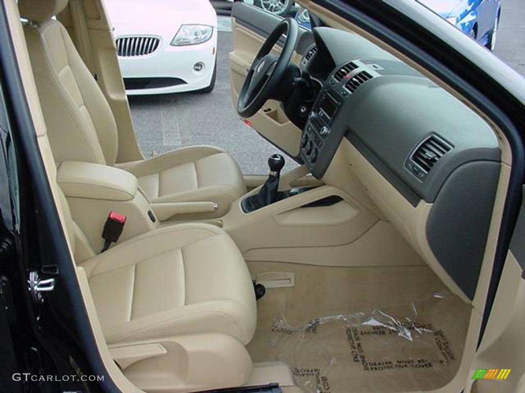 2005 Jetta 2.5 Sedan - Black / Pure Beige photo #10