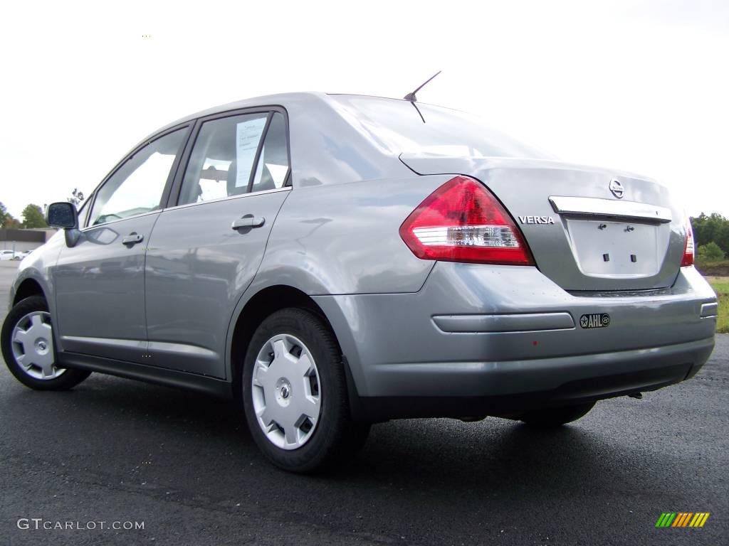 2008 Versa 1.8 S Sedan - Magnetic Gray / Charcoal photo #3