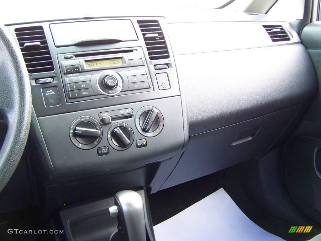 2008 Versa 1.8 S Sedan - Magnetic Gray / Charcoal photo #15