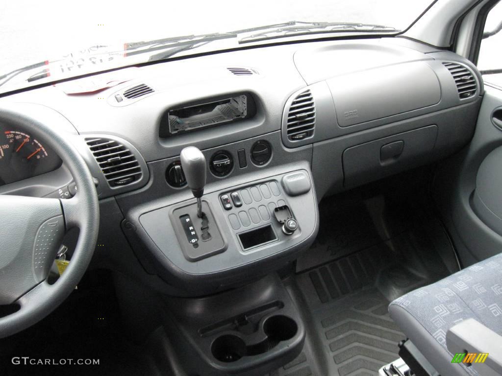 2004 Sprinter Van 2500 High Roof Commercial - Arctic White / Gray photo #24