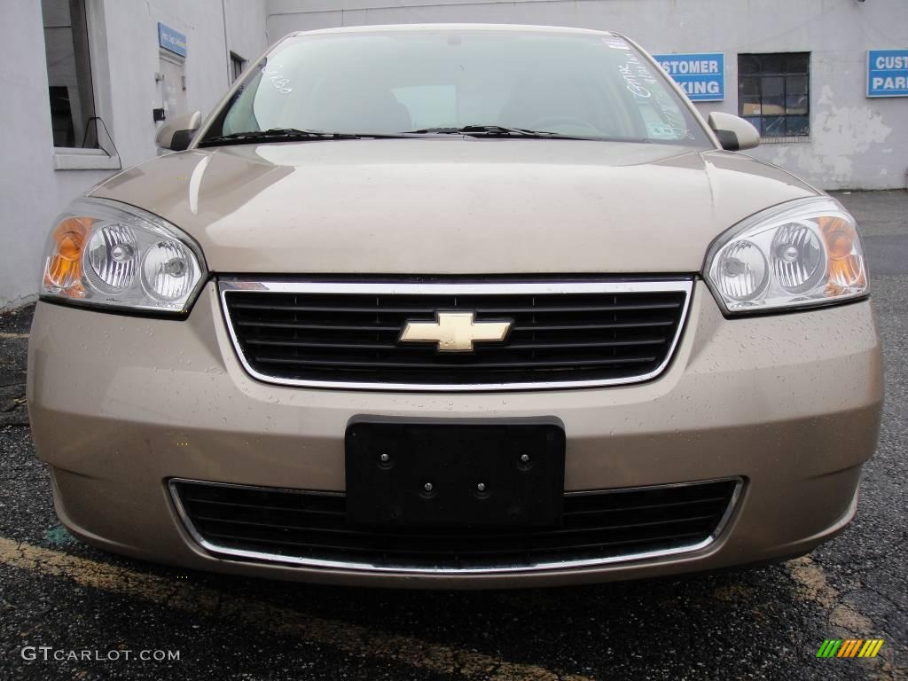 2006 Malibu Maxx LT Wagon - Sandstone Metallic / Cashmere Beige photo #2