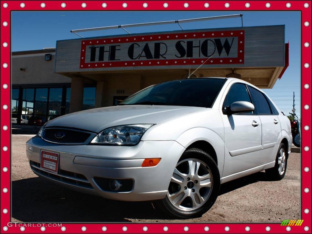 2005 Focus ZX4 ST Sedan - CD Silver Metallic / Charcoal/Charcoal photo #1