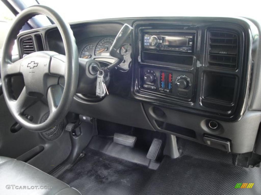 2005 Silverado 1500 Regular Cab - Summit White / Medium Gray photo #15