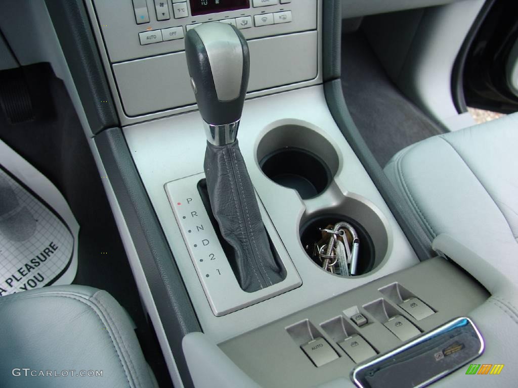 2004 Navigator Luxury 4x4 - Black Clearcoat / Dove Grey photo #51