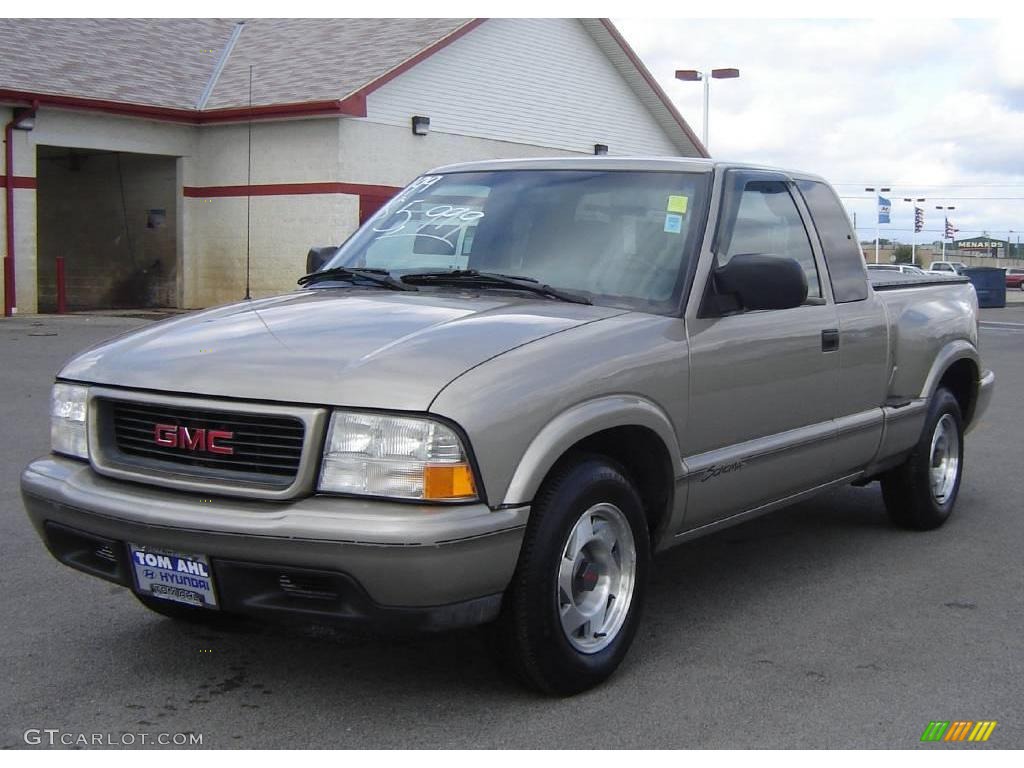 Light Autumnwood Metallic GMC Sonoma