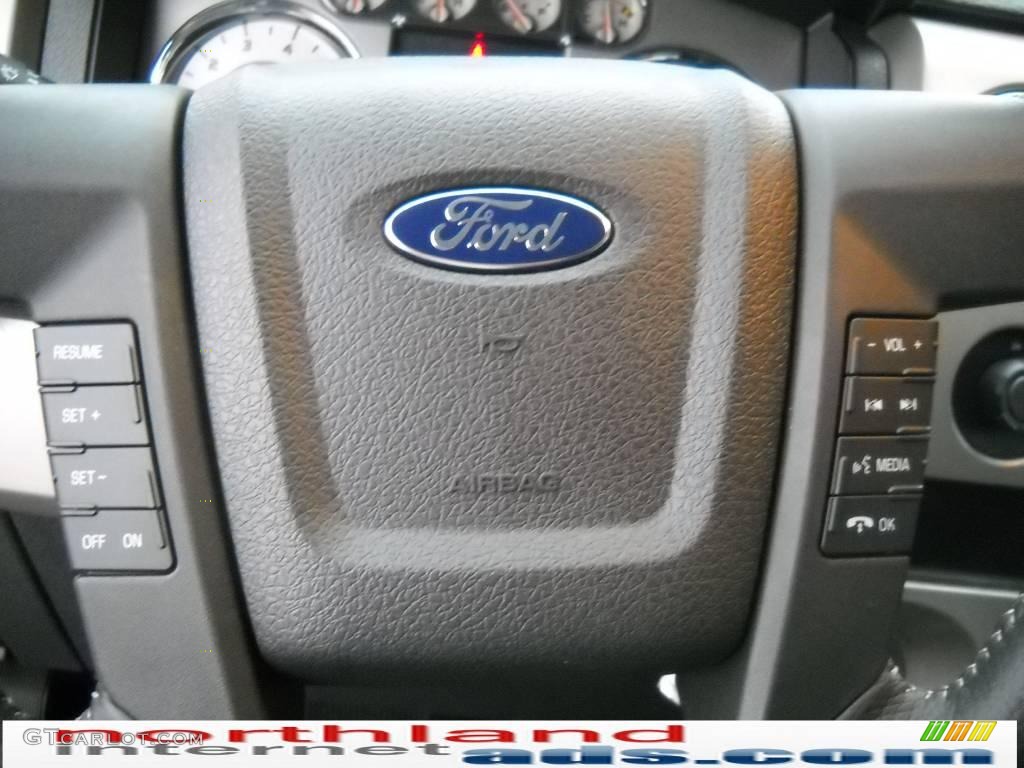 2010 F150 Lariat SuperCrew 4x4 - Tuxedo Black / Black photo #19