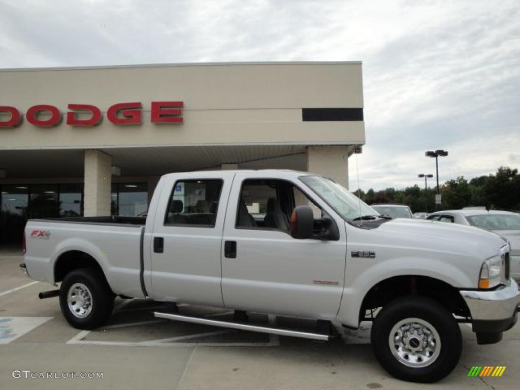 2004 F250 Super Duty FX4 Crew Cab 4x4 - Silver Metallic / Medium Flint photo #3