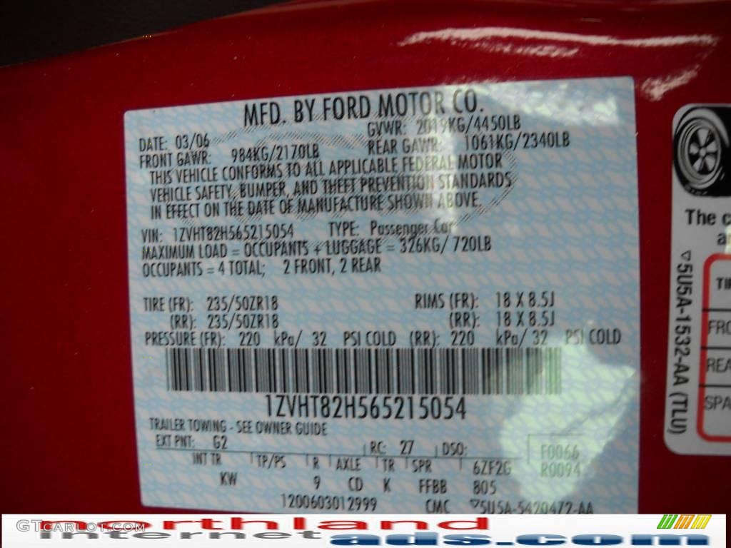 2006 Mustang GT Premium Coupe - Redfire Metallic / Dark Charcoal photo #12