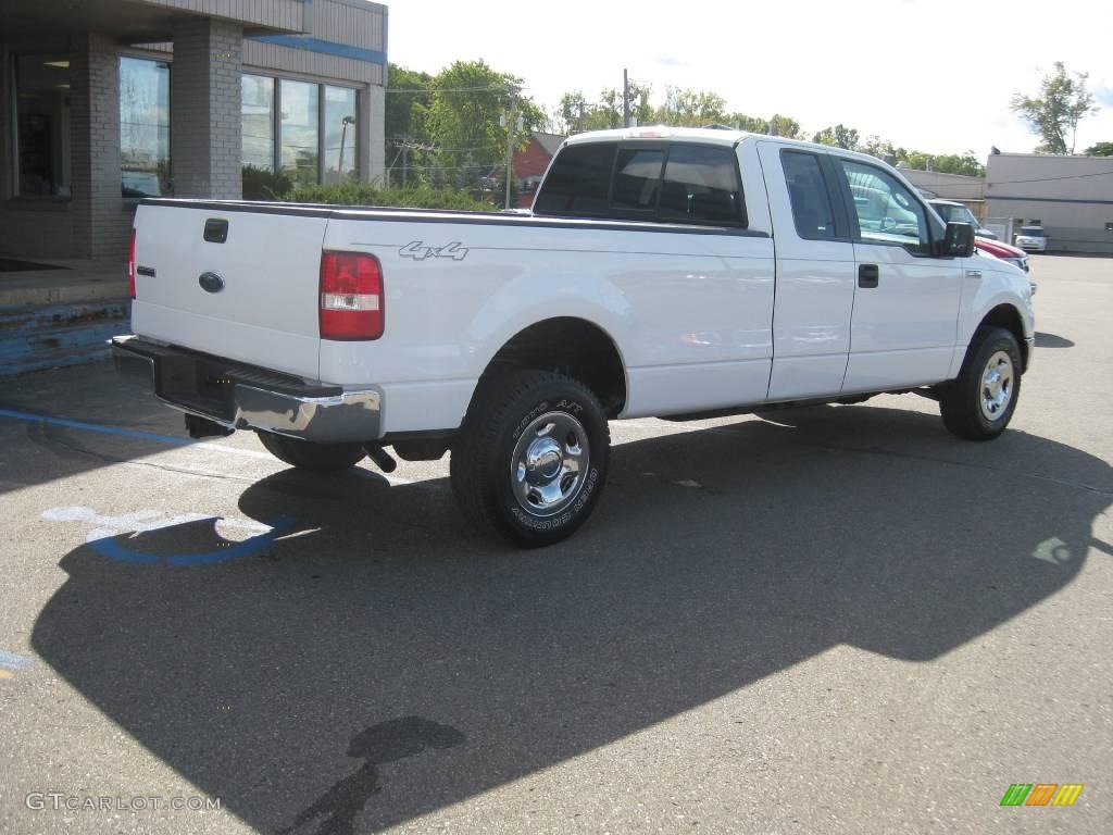 2005 F150 XLT SuperCab 4x4 - Oxford White / Medium Flint Grey photo #4