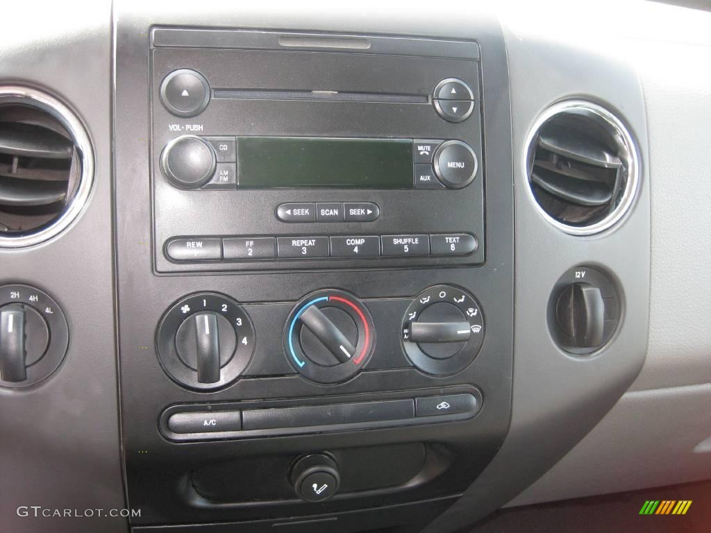 2005 F150 XLT SuperCab 4x4 - Oxford White / Medium Flint Grey photo #33
