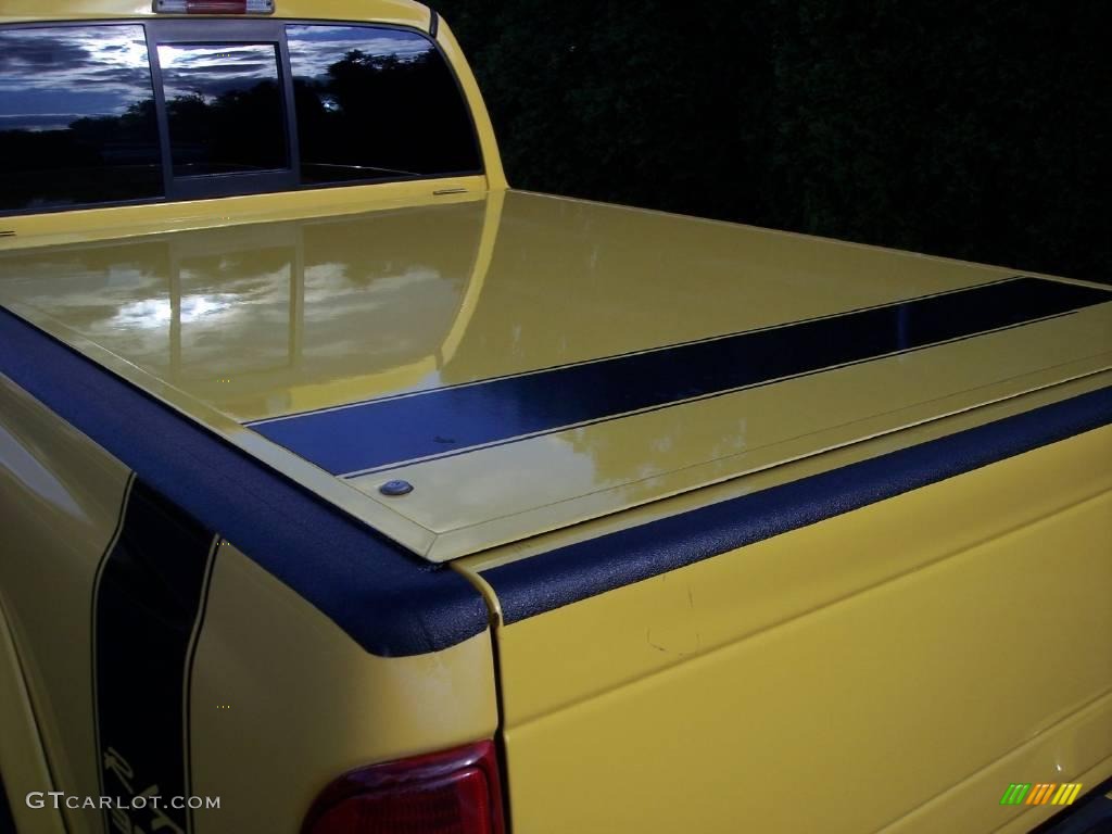 1999 Dakota R/T Sport Extended Cab - Solar Yellow / Agate photo #16