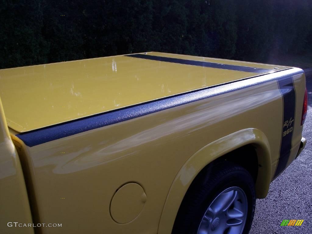 1999 Dakota R/T Sport Extended Cab - Solar Yellow / Agate photo #24