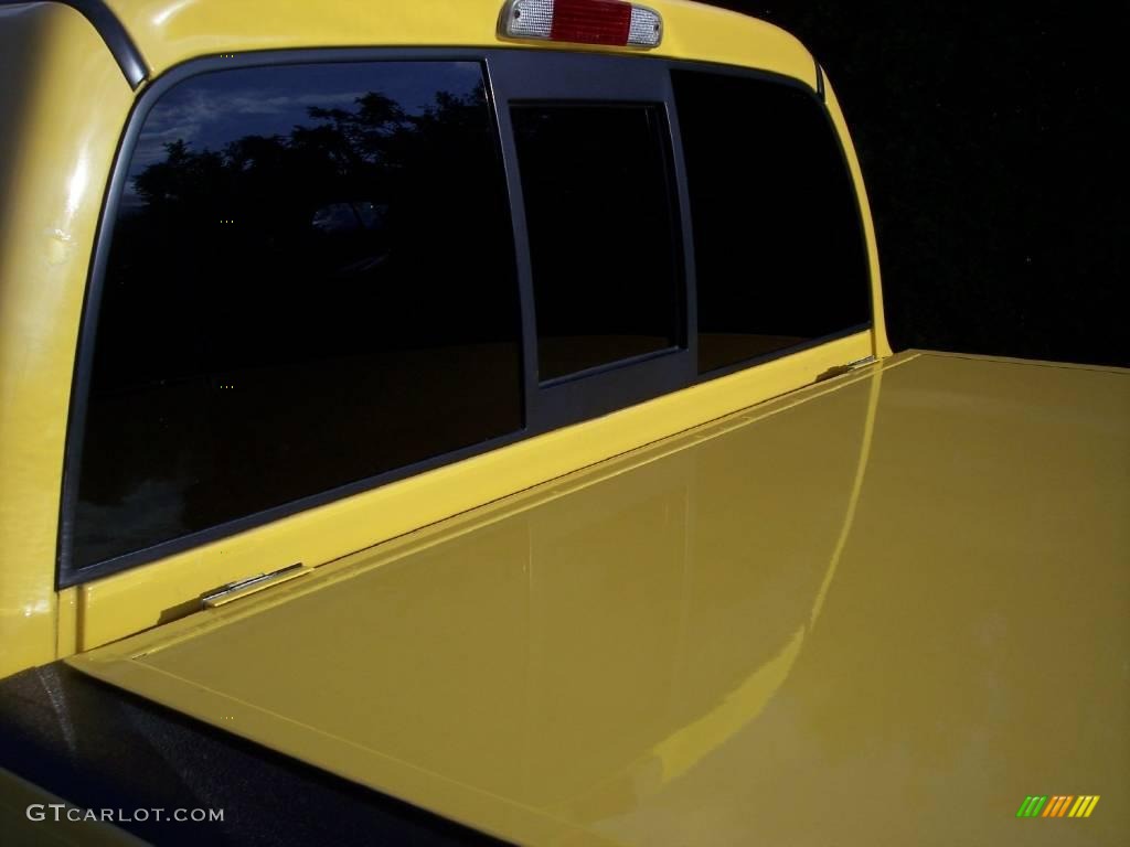 1999 Dakota R/T Sport Extended Cab - Solar Yellow / Agate photo #25
