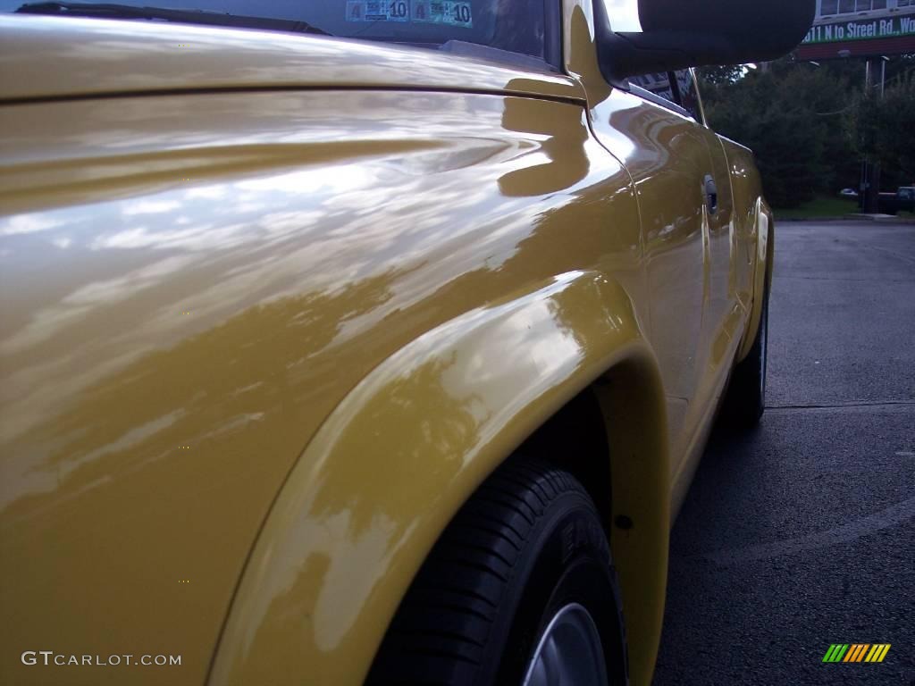 1999 Dakota R/T Sport Extended Cab - Solar Yellow / Agate photo #29