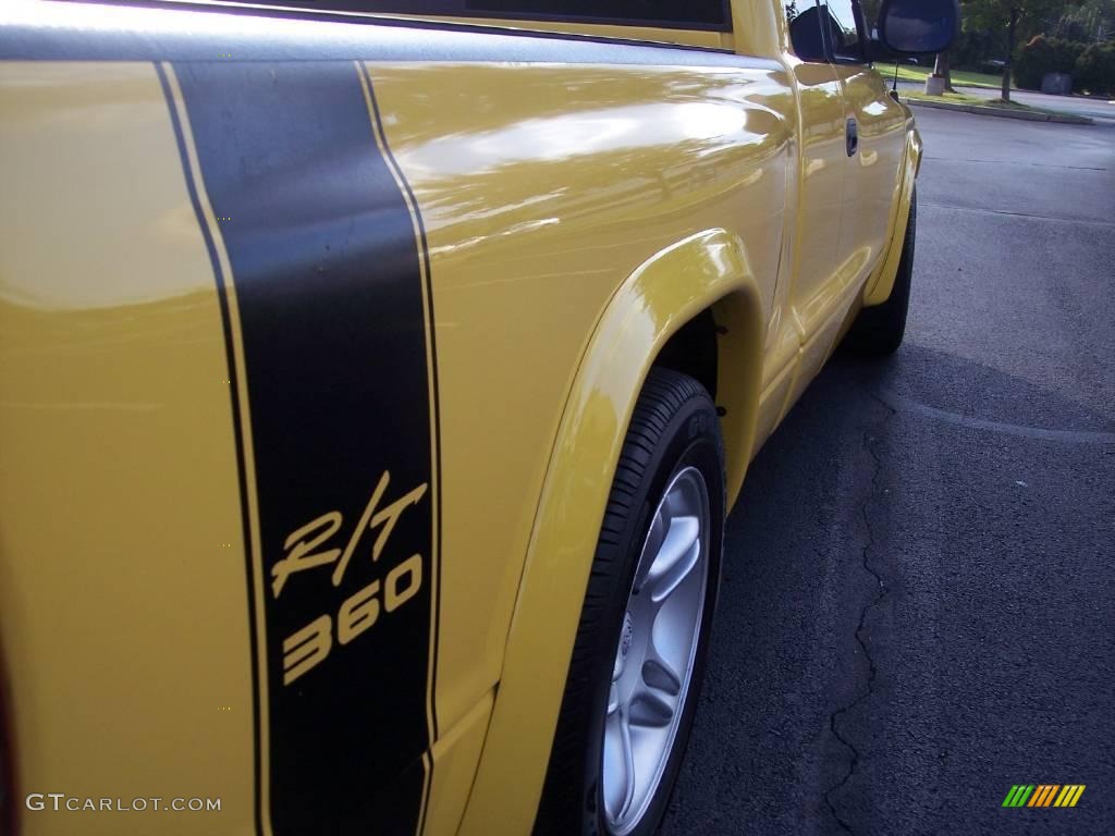 1999 Dakota R/T Sport Extended Cab - Solar Yellow / Agate photo #42