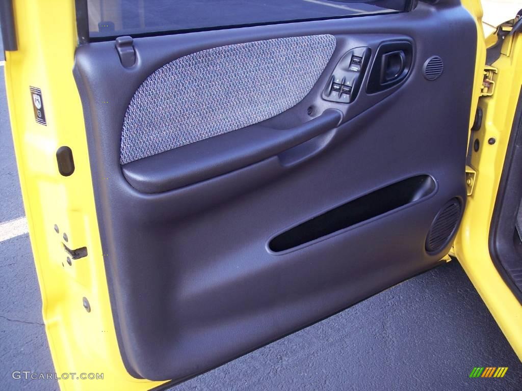 1999 Dakota R/T Sport Extended Cab - Solar Yellow / Agate photo #60