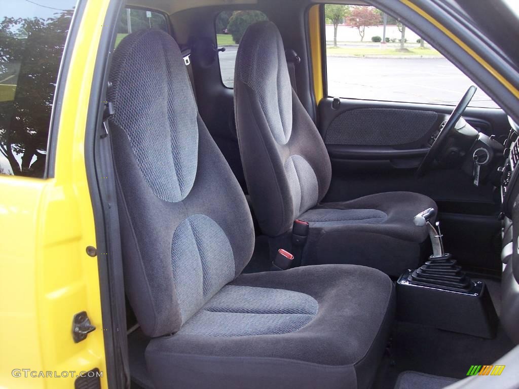 1999 Dakota R/T Sport Extended Cab - Solar Yellow / Agate photo #66