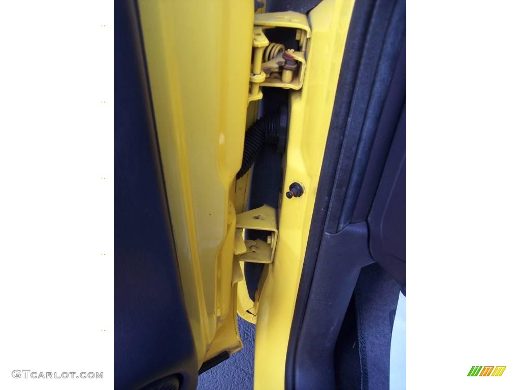 1999 Dakota R/T Sport Extended Cab - Solar Yellow / Agate photo #82